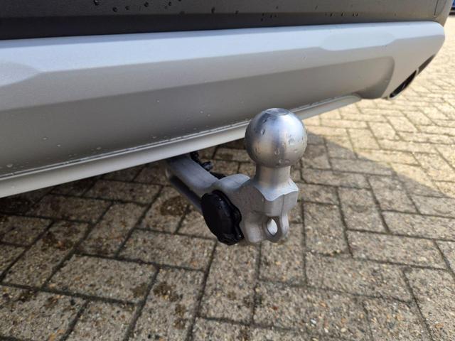 Ford Kuga Titanium 243PS PHEV Automatik schwenkb. AHK Sitzheizung v+h Lenkradheizung Frontscheibe beheizb. Klimaautomatik Navi SYNC4 Apple CarPlay Android Auto Touchscreen PDC 4xKamera 2xKeyless 17"LM vollelektr. Reichweite 66KM 