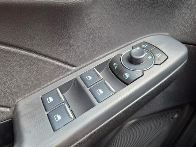Ford Kuga Titanium 243PS PHEV Automatik schwenkb. AHK Sitzheizung v+h Lenkradheizung Frontscheibe beheizb. Klimaautomatik Navi SYNC4 Apple CarPlay Android Auto Touchscreen PDC 4xKamera 2xKeyless 17"LM vollelektr. Reichweite 66KM 