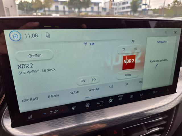 Ford Kuga Titanium 243PS PHEV Automatik schwenkb. AHK Sitzheizung v+h Lenkradheizung Frontscheibe beheizb. Klimaautomatik Navi SYNC4 Apple CarPlay Android Auto Touchscreen PDC 4xKamera 2xKeyless 17"LM vollelektr. Reichweite 66KM 