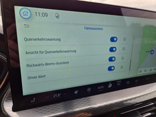 Ford Kuga Titanium 243PS PHEV Automatik schwenkb. AHK Sitzheizung v+h Lenkradheizung Frontscheibe beheizb. Klimaautomatik Navi SYNC4 Apple CarPlay Android Auto Touchscreen PDC 4xKamera 2xKeyless 17"LM vollelektr. Reichweite 66KM 