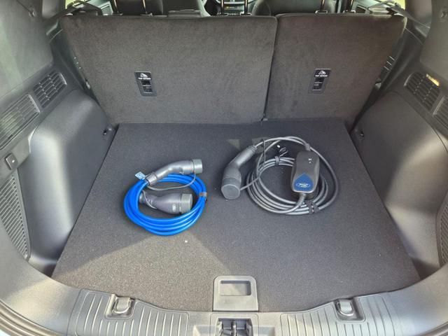 Ford Kuga Titanium 243PS PHEV Automatik Sitzheizung v+h Lenkradheizung Frontscheibe beheizb. Klimaautomatik Navi SYNC4 Apple CarPlay Android Auto Touchscreen PDC 4xKamera 2xKeyless 17"LM vollelektr. Reichweite 66KM 