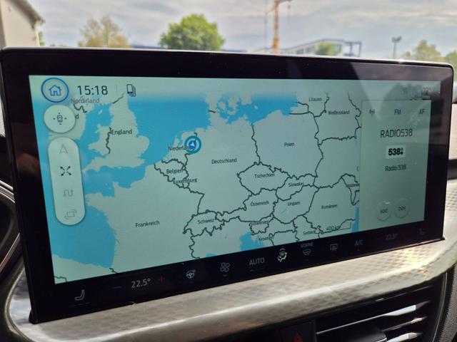 Ford Kuga Titanium 243PS PHEV Automatik Sitzheizung v+h Lenkradheizung Frontscheibe beheizb. Klimaautomatik Navi SYNC4 Apple CarPlay Android Auto Touchscreen PDC 4xKamera 2xKeyless 17"LM vollelektr. Reichweite 66KM 