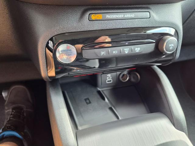 Ford Kuga Titanium 243PS PHEV Automatik Sitzheizung v+h Lenkradheizung Frontscheibe beheizb. Klimaautomatik Navi SYNC4 Apple CarPlay Android Auto Touchscreen PDC 4xKamera 2xKeyless 17"LM vollelektr. Reichweite 66KM 