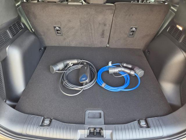 Ford Kuga Titanium 243PS PHEV Automatik Sitzheizung v+h Lenkradheizung Frontscheibe beheizb. Klimaautomatik Navi SYNC4 Apple CarPlay Android Auto Touchscreen PDC 4xKamera 2xKeyless 17"LM vollelektr. Reichweite 66KM 
