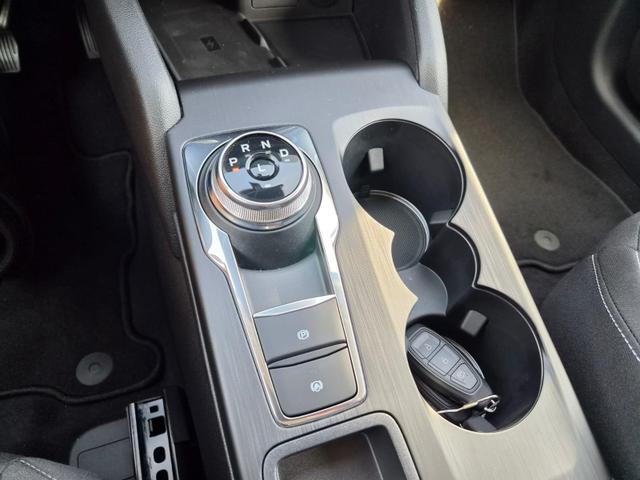 Ford Kuga Titanium 243PS PHEV Automatik Sitzheizung v+h Lenkradheizung Frontscheibe beheizb. Klimaautomatik Navi SYNC4 Apple CarPlay Android Auto Touchscreen PDC 4xKamera 2xKeyless 17"LM vollelektr. Reichweite 66KM 
