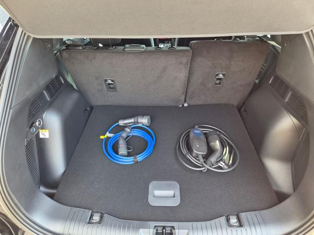 Ford Kuga Titanium 243PS PHEV Automatik schwenkb. AHK elektr. PanoDach Sitzheizung v+h Lenkradheizung Frontscheibe beheizb. Klimaautomatik Navi SYNC4 Apple CarPlay Android Auto Touchscreen PDC 4xKamera 2xKeyless 17"LM vollelektr. Reichweite 66KM 