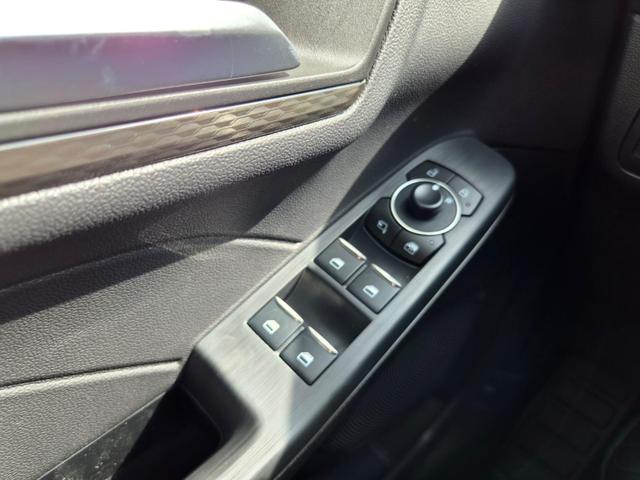 Ford Kuga Titanium 243PS PHEV Automatik schwenkb. AHK elektr. PanoDach Sitzheizung v+h Lenkradheizung Frontscheibe beheizb. Klimaautomatik Navi SYNC4 Apple CarPlay Android Auto Touchscreen PDC 4xKamera 2xKeyless 17"LM vollelektr. Reichweite 66KM 