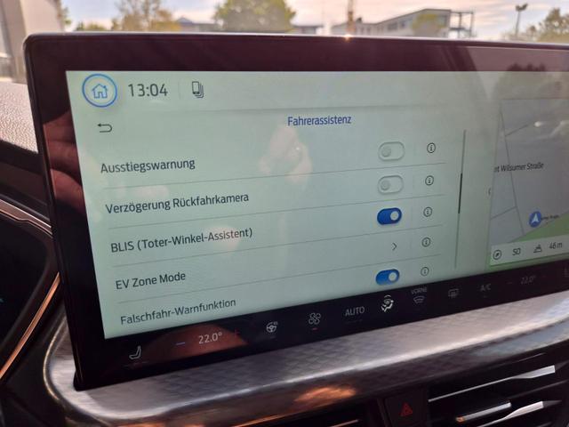 Ford Kuga Titanium 243PS PHEV Automatik schwenkb. AHK elektr. PanoDach Sitzheizung v+h Lenkradheizung Frontscheibe beheizb. Klimaautomatik Navi SYNC4 Apple CarPlay Android Auto Touchscreen PDC 4xKamera 2xKeyless 17"LM vollelektr. Reichweite 66KM 