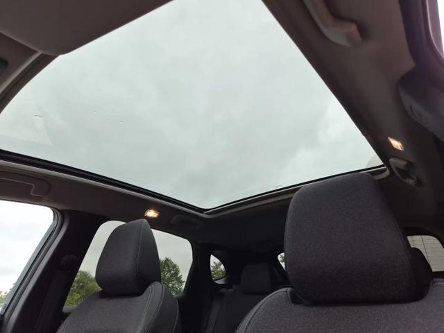 Nissan Qashqai 1.3 DIG-T MHEV 158 PS X-Tronic N-Connecta Teil-Leder PanoGlasdach Klimaautomatik Sitzheizung Lenkradheizung Navi ACC PDC v+h 360&deg;Kamera DAB Bluetooth Touchscreen Apple CarPlay Android Auto 18"LM 