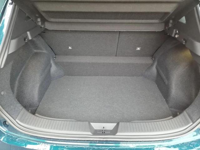 Nissan Qashqai 1.3 DIG-T MHEV 158 PS X-Tronic N-Connecta Teil-Leder PanoGlasdach Klimaautomatik Sitzheizung Lenkradheizung Navi ACC PDC v+h 360&deg;Kamera DAB Bluetooth Touchscreen Apple CarPlay Android Auto 18"LM 