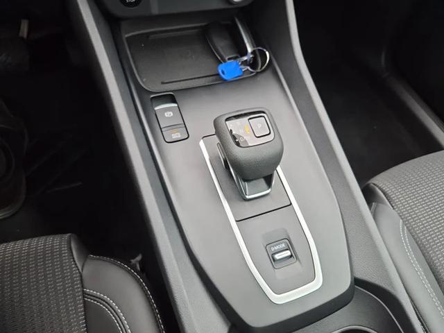 Nissan Qashqai 1.3 DIG-T MHEV 158 PS X-Tronic N-Connecta Teil-Leder PanoGlasdach Klimaautomatik Sitzheizung Lenkradheizung Navi ACC PDC v+h 360&deg;Kamera DAB Bluetooth Touchscreen Apple CarPlay Android Auto 18"LM 