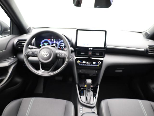 Toyota Yaris Cross 1.5-l 130PS HEV Automatik Style Matrix-LED 4xKamera elektr. Heckklappe Sitzheizung Lenkradheizung Klimaautomatik Navi Bluetooth wireless Apple CarPlay + Android Auto ACC PDC v+h 18"LM 