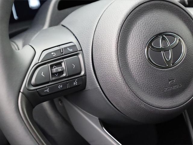 Toyota Yaris Cross 1.5-l 130PS HEV Automatik Style Matrix-LED 4xKamera elektr. Heckklappe Sitzheizung Lenkradheizung Klimaautomatik Navi Bluetooth wireless Apple CarPlay + Android Auto ACC PDC v+h 18"LM 