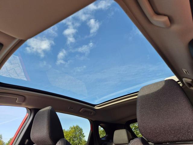Nissan Qashqai 1.3 DIG-T MHEV 158 PS X-Tronic N-Connecta Teil-Leder PanoGlasdach Klimaautomatik Sitzheizung Lenkradheizung Navi ACC PDC v+h 360&deg;Kamera DAB Bluetooth Touchscreen Apple CarPlay Android Auto 18"LM 