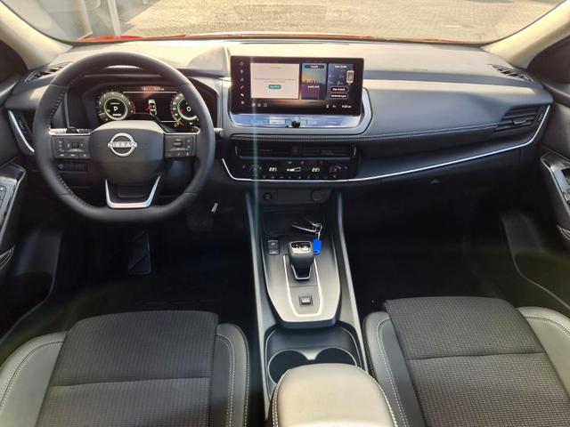 Nissan Qashqai 1.3 DIG-T MHEV 158 PS X-Tronic N-Connecta Teil-Leder PanoGlasdach Klimaautomatik Sitzheizung Lenkradheizung Navi ACC PDC v+h 360&deg;Kamera DAB Bluetooth Touchscreen Apple CarPlay Android Auto 18"LM 