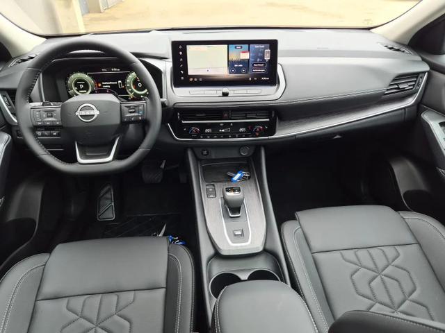 Nissan Qashqai 1.3 DIG-T MHEV 158 PS X-Tronic Tekna Voll-Leder Klimaautomatik PanoGlasdach Sitzheizung Lenkradheizung Navi Head-Up Display elektr. Heckklappe ACC PDC v+h 360&deg;Kamera DAB Bluetooth Touchscreen Apple CarPlay Android Auto 19"LM 