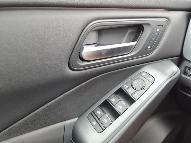 Nissan Qashqai 1.3 DIG-T MHEV 158 PS X-Tronic Tekna Voll-Leder Klimaautomatik PanoGlasdach Sitzheizung Lenkradheizung Navi Head-Up Display elektr. Heckklappe ACC PDC v+h 360&deg;Kamera DAB Bluetooth Touchscreen Apple CarPlay Android Auto 19"LM 