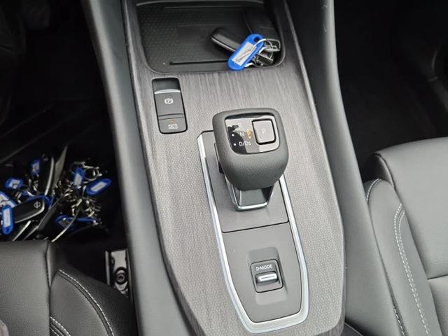 Nissan Qashqai 1.3 DIG-T MHEV 158 PS X-Tronic Tekna Voll-Leder Klimaautomatik PanoGlasdach Sitzheizung Lenkradheizung Navi Head-Up Display elektr. Heckklappe ACC PDC v+h 360&deg;Kamera DAB Bluetooth Touchscreen Apple CarPlay Android Auto 19"LM 