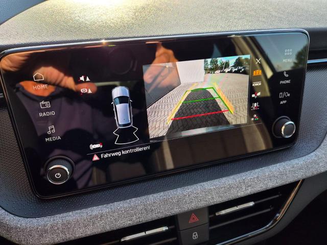 Skoda Kamiq 1.5 TSI 150PS DSG Selection Klimaautomatik Sitzheizung R&uuml;ckf.Kamera PDC Apple CarPlay + Android Auto Tempomat Garantieverl&auml;ngerung 16"LM 