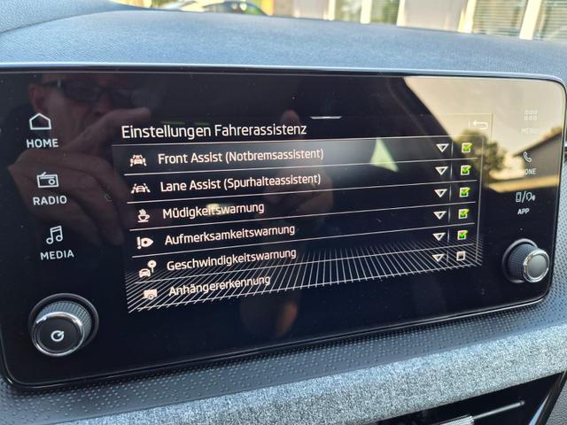 Skoda Kamiq 1.5 TSI 150PS DSG Selection AHK Klimaautomatik Sitzheizung R&uuml;ckf.Kamera PDC Apple CarPlay + Android Auto Tempomat Garantieverl&auml;ngerung 16"LM 