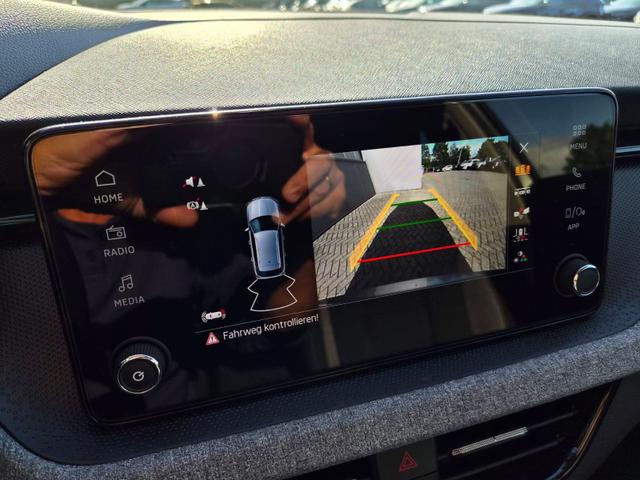 Skoda Kamiq 1.5 TSI 150PS DSG Selection AHK Klimaautomatik Sitzheizung R&uuml;ckf.Kamera PDC Apple CarPlay + Android Auto Tempomat Garantieverl&auml;ngerung 16"LM 