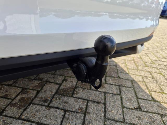 Skoda Scala 1.0 TSI 115PS Selection AHK schwenkb. Klimaautomatik Sitzheizung PDC R&uuml;ckf.Kamera Apple CarPlay Android Auto 