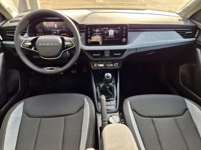 Skoda Scala 1.0 TSI 115PS Selection AHK schwenkb. Klimaautomatik Sitzheizung PDC R&uuml;ckf.Kamera Apple CarPlay Android Auto 