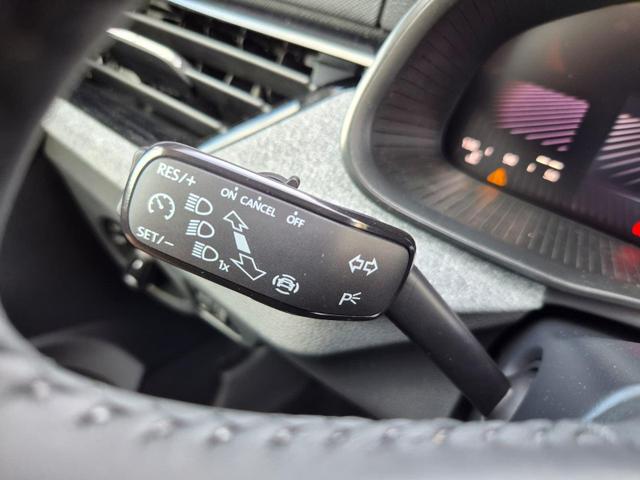Skoda Scala 1.0 TSI 115PS Selection AHK schwenkb. Klimaautomatik Sitzheizung PDC R&uuml;ckf.Kamera Apple CarPlay Android Auto 