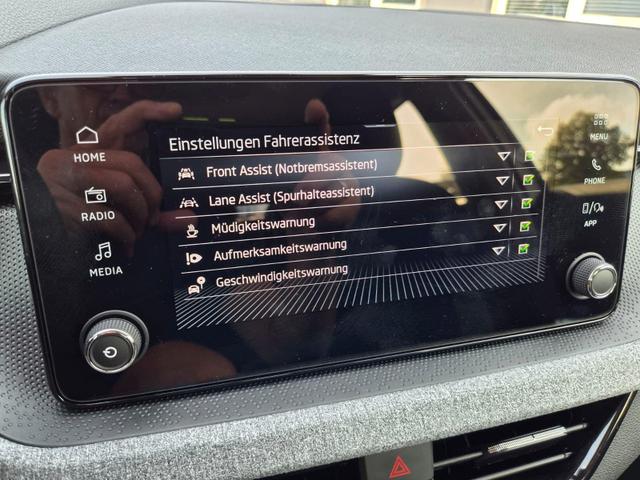 Skoda Scala 1.0 TSI 115PS DSG Selection Klimaautomatik Sitzheizung PDC R&uuml;ckf.Kamera Apple CarPlay Android Auto 