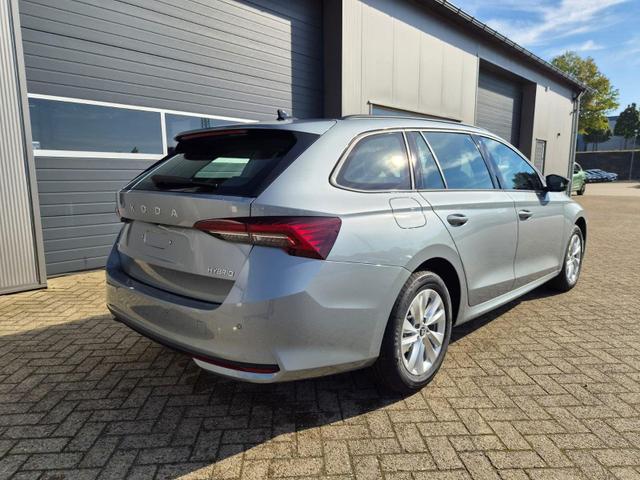 Skoda Octavia Combi 1.5 TSI 150PS m-HEV DSG Selection AHK Klimaautomatik PDC v+h R&uuml;ckf.Kamera Sitzheizung Apple CarPlay Android Auto 16"LM 