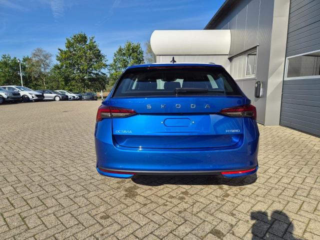 Skoda Octavia Combi - 1.5 TSI 150PS m-HEV DSG Selection AHK Klimaautomatik PDC v+h R&uuml;ckf.Kamera Sitzheizung Apple CarPlay Android Auto 16"LM