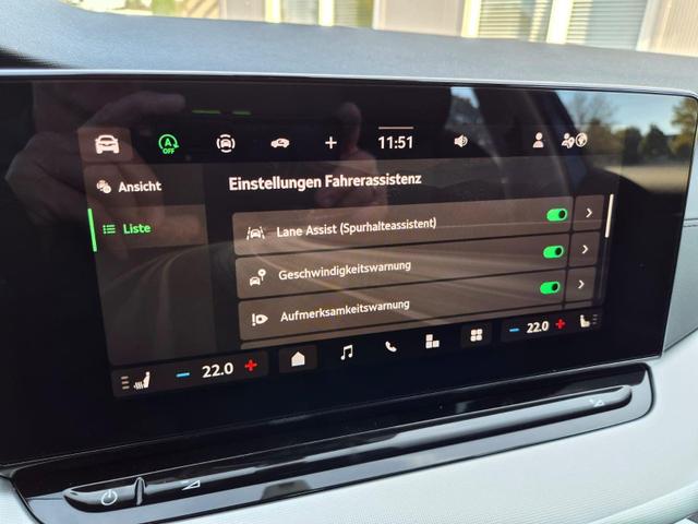 Skoda Octavia Combi 1.5 TSI 150PS m-HEV DSG Selection AHK Klimaautomatik PDC v+h R&uuml;ckf.Kamera Sitzheizung Apple CarPlay Android Auto 16"LM 