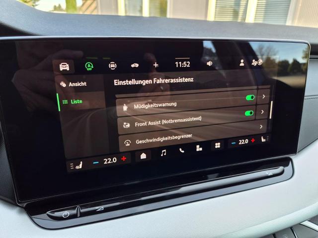 Skoda Octavia Combi 1.5 TSI 150PS m-HEV DSG Selection AHK Klimaautomatik PDC v+h R&uuml;ckf.Kamera Sitzheizung Apple CarPlay Android Auto 16"LM 
