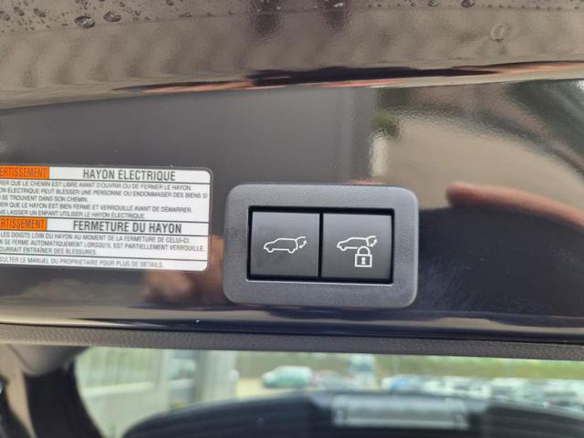 Toyota Yaris Cross 1.5-l 130PS HEV Automatik Style Matrix-LED 4xKamera elektr. Heckklappe Sitzheizung Lenkradheizung Klimaautomatik Navi Bluetooth wireless Apple CarPlay + Android Auto ACC PDC v+h 18"LM 