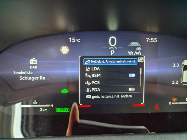 Toyota Yaris Cross 1.5-l 130PS HEV Automatik Style Matrix-LED 4xKamera elektr. Heckklappe Sitzheizung Lenkradheizung Klimaautomatik Navi Bluetooth wireless Apple CarPlay + Android Auto ACC PDC v+h 18"LM 