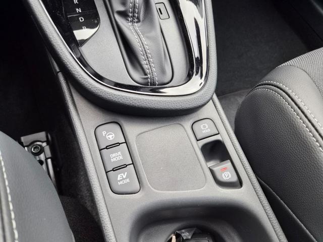 Toyota Yaris Cross 1.5-l 130PS HEV Automatik Style Matrix-LED 4xKamera elektr. Heckklappe Sitzheizung Lenkradheizung Klimaautomatik Navi Bluetooth wireless Apple CarPlay + Android Auto ACC PDC v+h 18"LM 