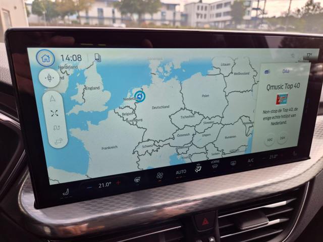 Ford Kuga Titanium 243PS PHEV Automatik elektr. PanoDach Sitzheizung v+h Lenkradheizung Frontscheibe beheizb. Klimaautomatik Navi SYNC4 Apple CarPlay Android Auto Touchscreen PDC 4xKamera 2xKeyless 17"LM vollelektr. Reichweite 66KM 