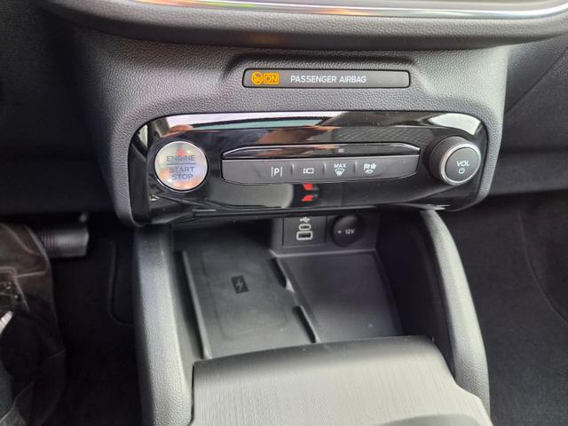Ford Kuga Titanium 243PS PHEV Automatik elektr. PanoDach Sitzheizung v+h Lenkradheizung Frontscheibe beheizb. Klimaautomatik Navi SYNC4 Apple CarPlay Android Auto Touchscreen PDC 4xKamera 2xKeyless 17"LM vollelektr. Reichweite 66KM 