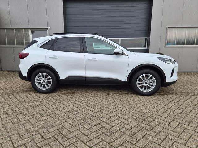 Ford Kuga Titanium 243PS PHEV Automatik schwenkb. AHK elektr. PanoDach Sitzheizung v+h Lenkradheizung Frontscheibe beheizb. Klimaautomatik Navi SYNC4 Apple CarPlay Android Auto Touchscreen PDC 4xKamera 2xKeyless 17"LM vollelektr. Reichweite 66KM 