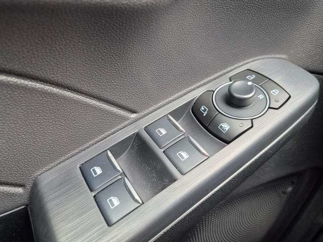Ford Kuga Titanium 243PS PHEV Automatik schwenkb. AHK elektr. PanoDach Sitzheizung v+h Lenkradheizung Frontscheibe beheizb. Klimaautomatik Navi SYNC4 Apple CarPlay Android Auto Touchscreen PDC 4xKamera 2xKeyless 17"LM vollelektr. Reichweite 66KM 