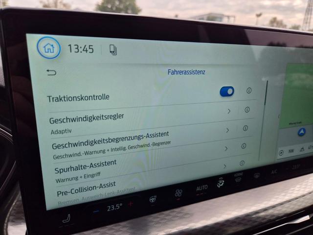 Ford Kuga Titanium 243PS PHEV Automatik schwenkb. AHK elektr. PanoDach Sitzheizung v+h Lenkradheizung Frontscheibe beheizb. Klimaautomatik Navi SYNC4 Apple CarPlay Android Auto Touchscreen PDC 4xKamera 2xKeyless 17"LM vollelektr. Reichweite 66KM 