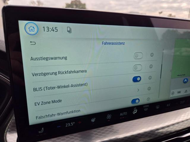 Ford Kuga Titanium 243PS PHEV Automatik schwenkb. AHK elektr. PanoDach Sitzheizung v+h Lenkradheizung Frontscheibe beheizb. Klimaautomatik Navi SYNC4 Apple CarPlay Android Auto Touchscreen PDC 4xKamera 2xKeyless 17"LM vollelektr. Reichweite 66KM 