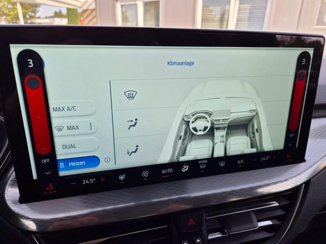 Ford Kuga Titanium 243PS PHEV Automatik schwenkb. AHK Sitzheizung v+h Lenkradheizung Frontscheibe beheizb. Klimaautomatik Navi SYNC4 Apple CarPlay Android Auto Touchscreen PDC 4xKamera 2xKeyless 17"LM vollelektr. Reichweite 66KM 
