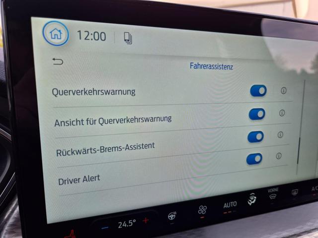 Ford Kuga Titanium 243PS PHEV Automatik schwenkb. AHK Sitzheizung v+h Lenkradheizung Frontscheibe beheizb. Klimaautomatik Navi SYNC4 Apple CarPlay Android Auto Touchscreen PDC 4xKamera 2xKeyless 17"LM vollelektr. Reichweite 66KM 