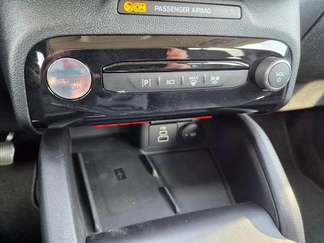 Ford Kuga Titanium 243PS PHEV Automatik schwenkb. AHK Sitzheizung v+h Lenkradheizung Frontscheibe beheizb. Klimaautomatik Navi SYNC4 Apple CarPlay Android Auto Touchscreen PDC 4xKamera 2xKeyless 17"LM vollelektr. Reichweite 66KM 