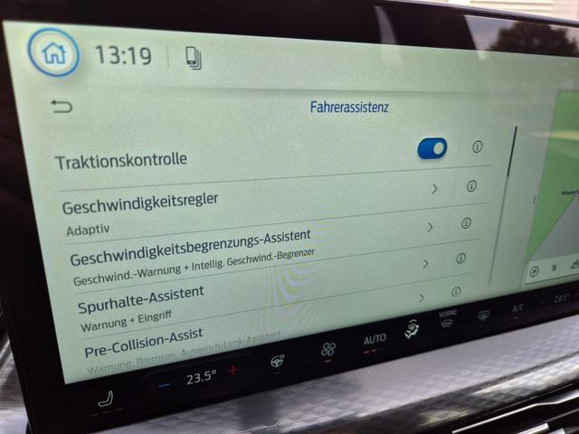 Ford Kuga Titanium 243PS PHEV Automatik schwenkb. AHK elektr. PanoDach Sitzheizung v+h Lenkradheizung Frontscheibe beheizb. Klimaautomatik Navi SYNC4 Apple CarPlay Android Auto Touchscreen PDC 4xKamera 2xKeyless 17"LM vollelektr. Reichweite 66KM 