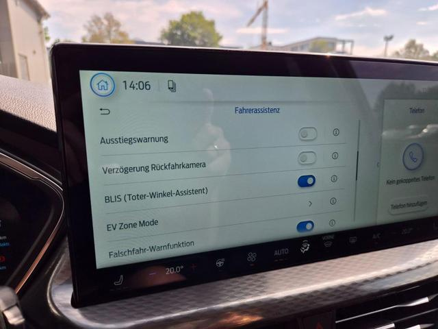 Ford Kuga Titanium 243PS PHEV Automatik schwenkb. AHK elektr. PanoDach Sitzheizung v+h Lenkradheizung Frontscheibe beheizb. Klimaautomatik Navi SYNC4 Apple CarPlay Android Auto Touchscreen PDC 4xKamera 2xKeyless 17"LM vollelektr. Reichweite 66KM 