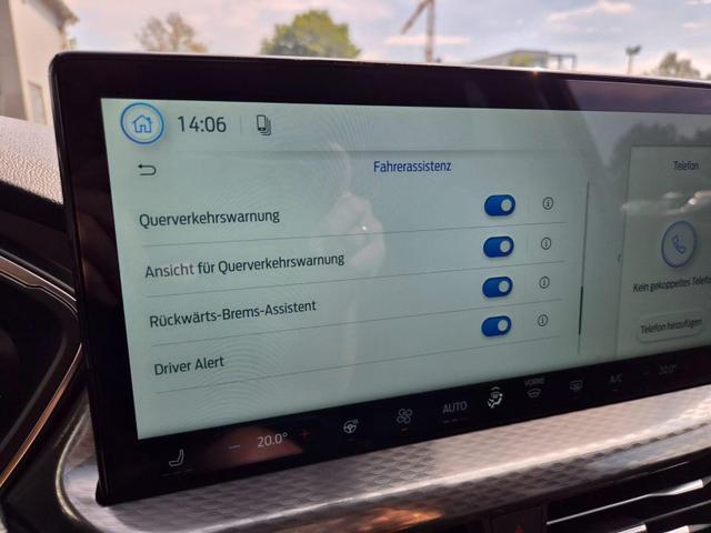 Ford Kuga Titanium 243PS PHEV Automatik schwenkb. AHK elektr. PanoDach Sitzheizung v+h Lenkradheizung Frontscheibe beheizb. Klimaautomatik Navi SYNC4 Apple CarPlay Android Auto Touchscreen PDC 4xKamera 2xKeyless 17"LM vollelektr. Reichweite 66KM 