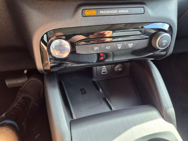 Ford Kuga Titanium 243PS PHEV Automatik schwenkb. AHK elektr. PanoDach Sitzheizung v+h Lenkradheizung Frontscheibe beheizb. Klimaautomatik Navi SYNC4 Apple CarPlay Android Auto Touchscreen PDC 4xKamera 2xKeyless 17"LM vollelektr. Reichweite 66KM 