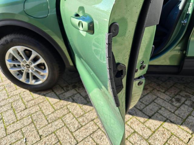 Ford Kuga Titanium 243PS PHEV Automatik elektr. PanoDach Sitzheizung v+h Lenkradheizung Frontscheibe beheizb. Klimaautomatik Navi SYNC4 Apple CarPlay Android Auto Touchscreen PDC 4xKamera 2xKeyless 17"LM vollelektr. Reichweite 66KM 